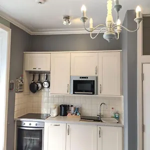 https://beautiful-one-bedroom-apartment-with-parking.cardiffhotelswales.com
