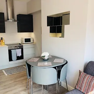 https://seafront-luxury-apartment.cambridgehotelsuk.com